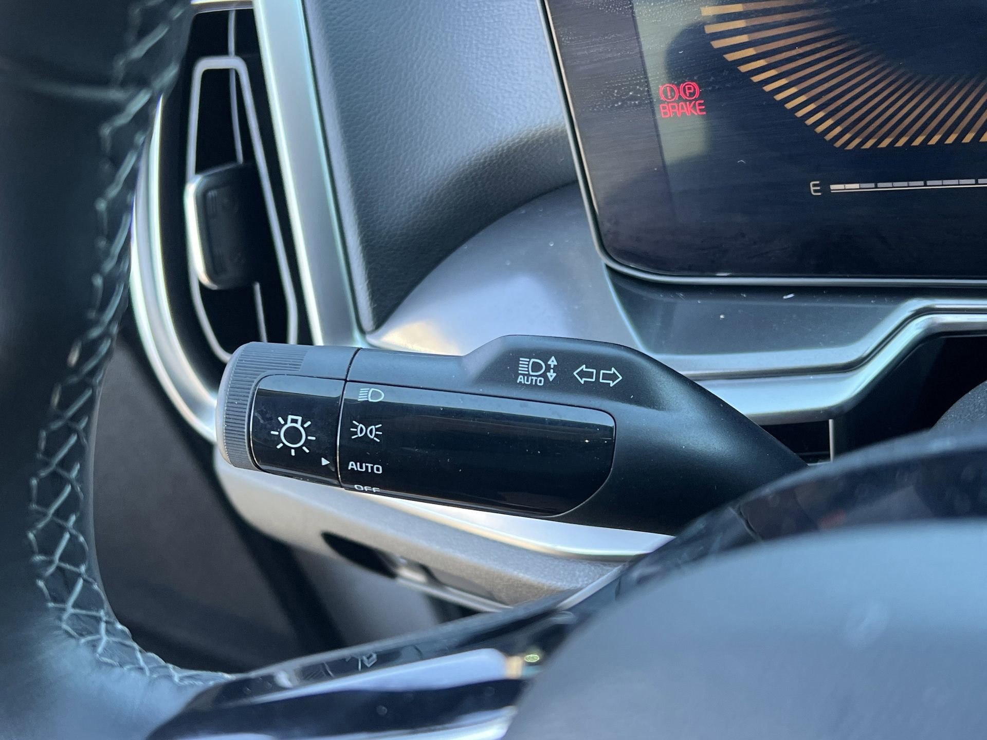 Used 2025 Kia Sorento S w/ Panoramic Sunroof Package image 17