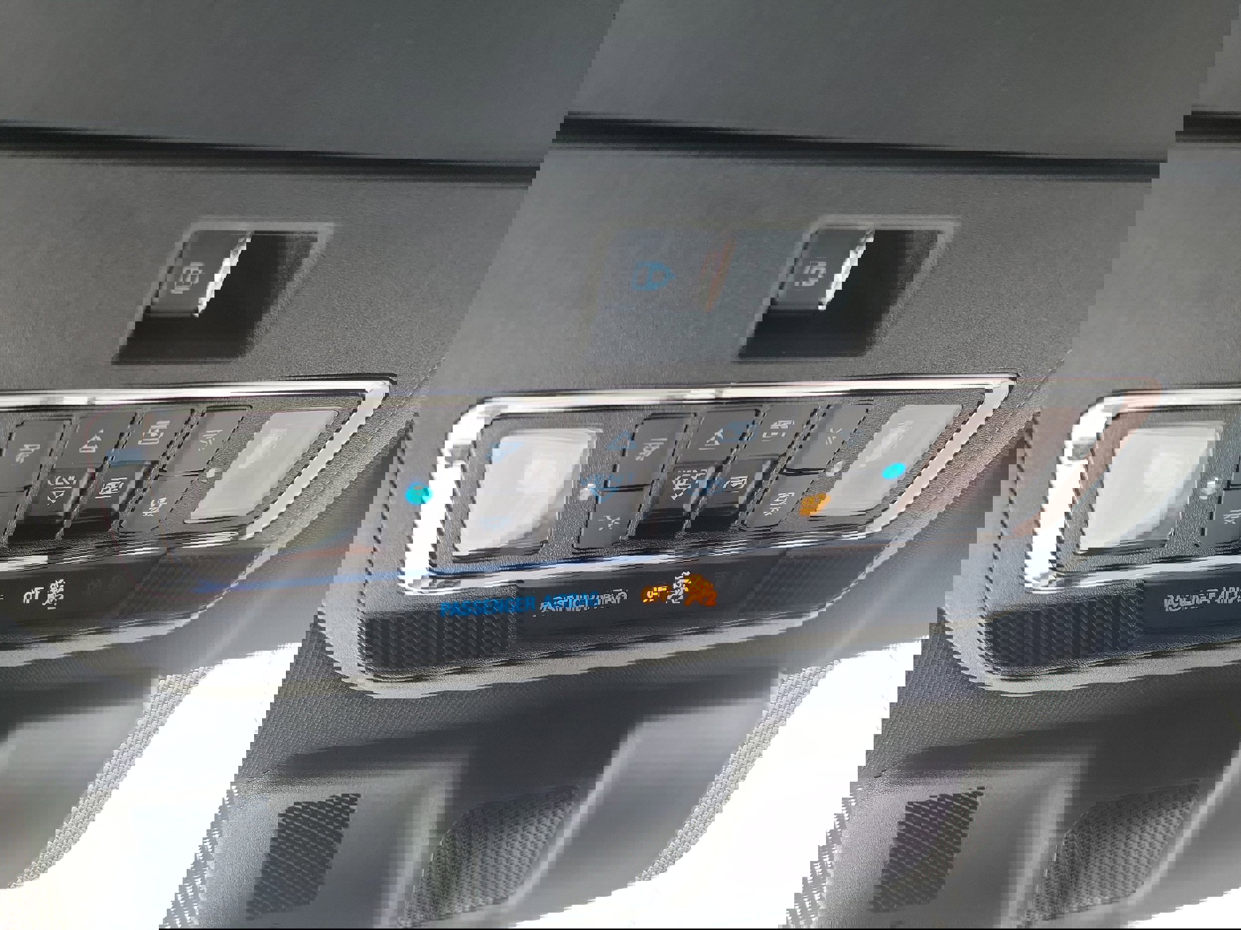 Certified 2023 Ford F150 Lariat w/ Equipment Group 502A High image 29