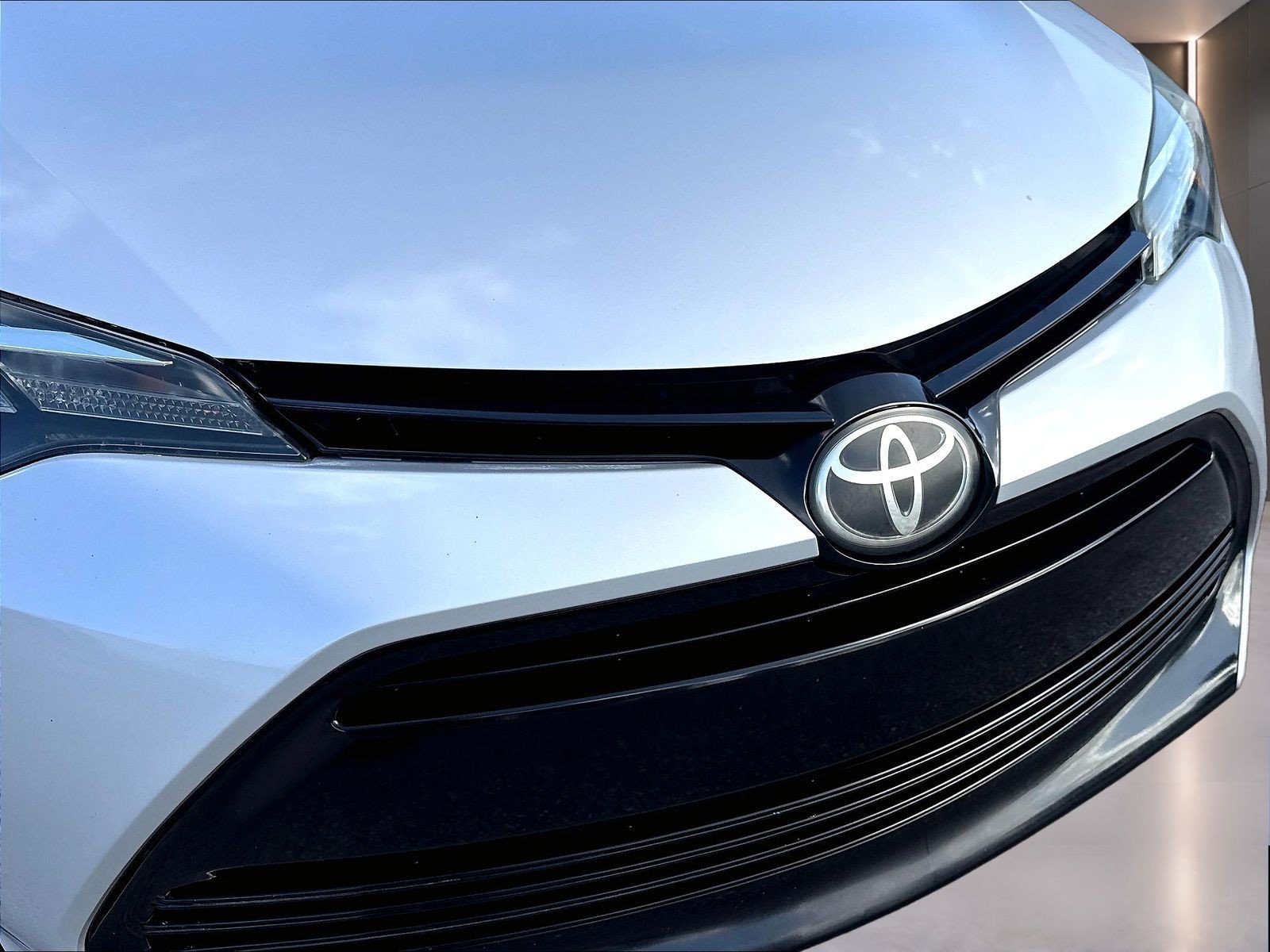 Used 2017 Toyota Corolla LE FWD image 34