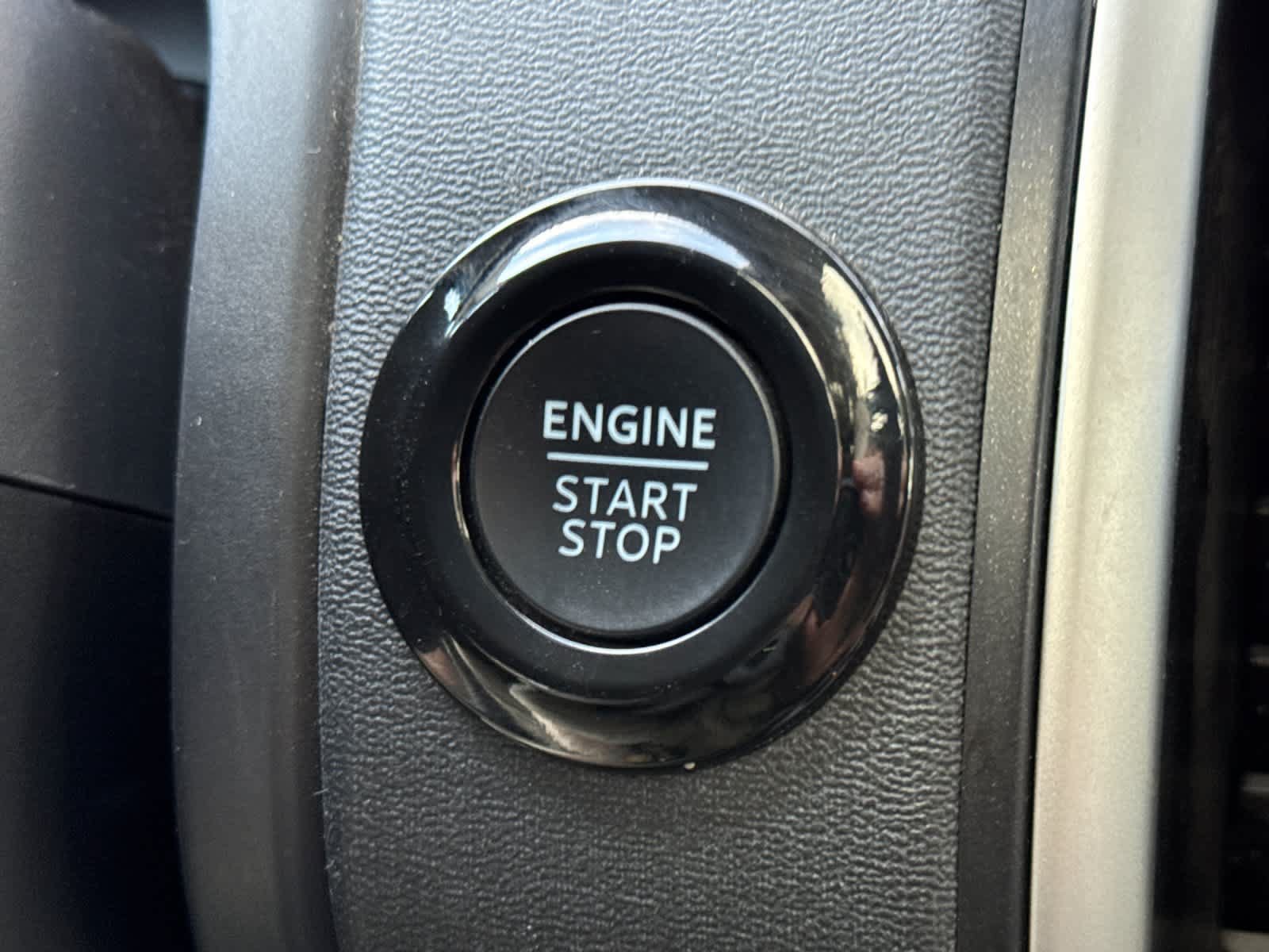 Certified 2025 Ford Expedition Active AWD/4WD image 23