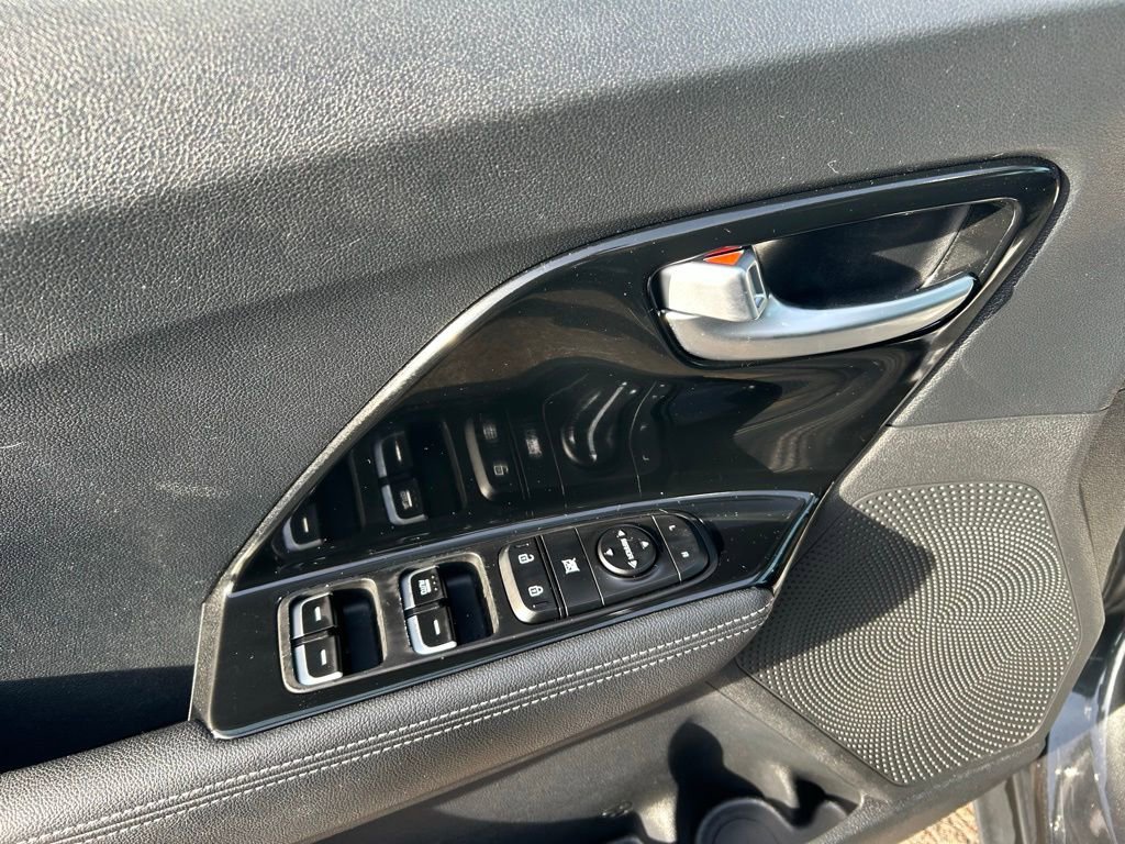 Used 2022 Kia Niro LXS image 14