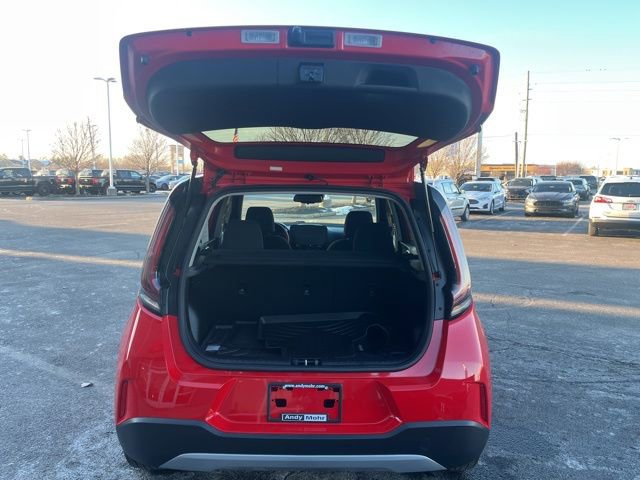 Used 2023 Kia Soul EX image 12
