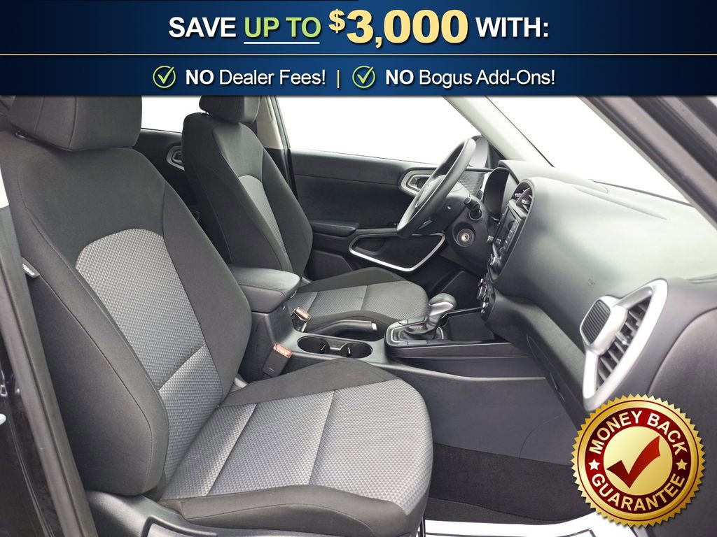 Used 2025 Kia Soul LX w/ LX Technology Package FWD image 21