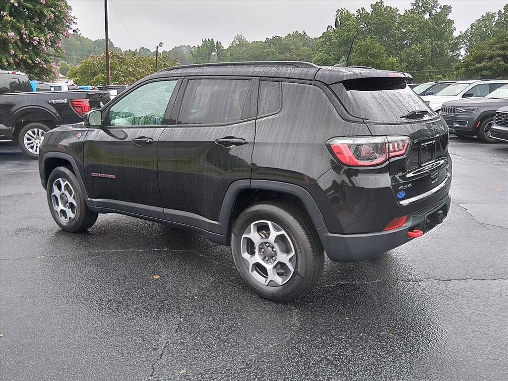 Used 2022 Jeep Compass Trailhawk w/ Trailhawk Convenience Group AWD/4WD image 6