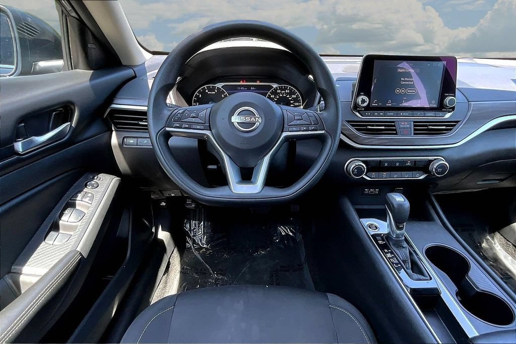 Used 2025 Nissan Altima 2.5 SV FWD image 10