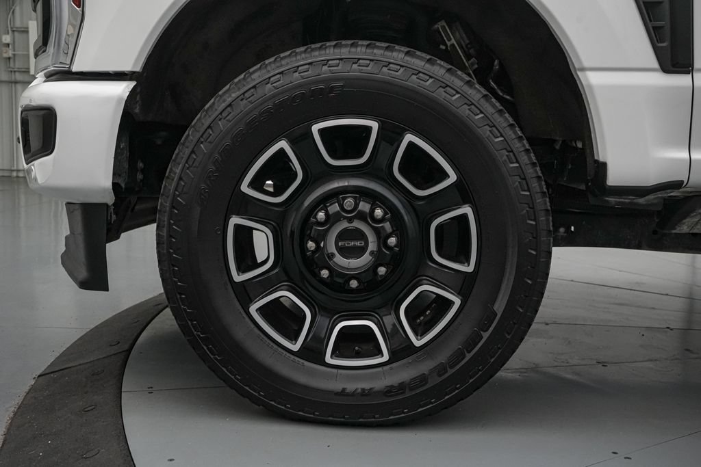 Certified 2025 Ford F250 Platinum AWD/4WD image 11