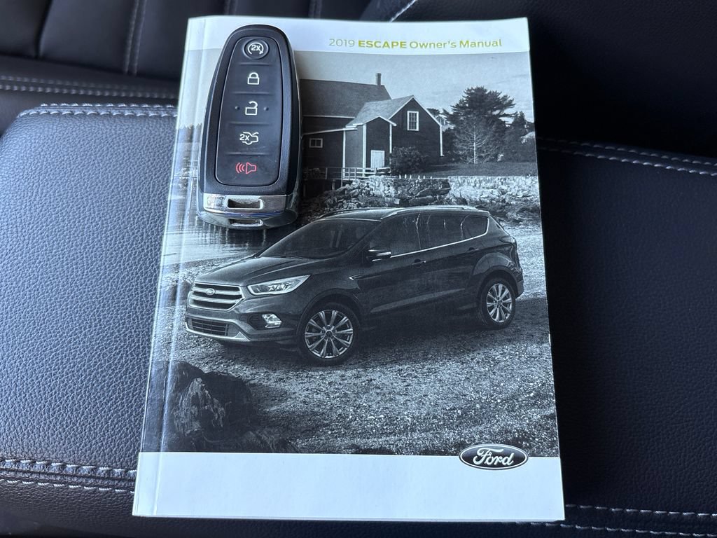 Certified 2019 Ford Escape Titanium AWD/4WD image 21