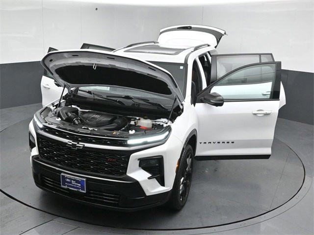 Used 2024 Chevrolet Traverse RS w/ LPO, Floor Liner Package image 52