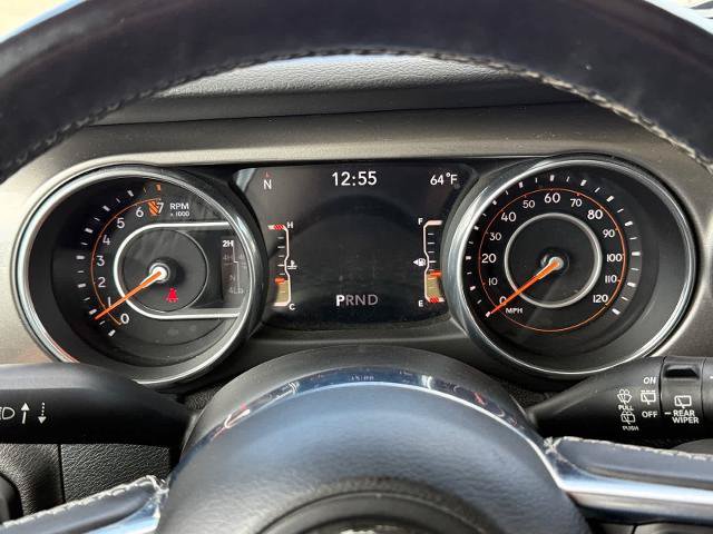 Used 2018 Jeep Wrangler Unlimited Sahara AWD/4WD image 17