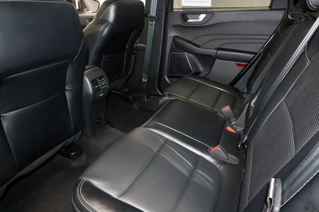 Certified 2024 Ford Escape Platinum AWD/4WD image 24