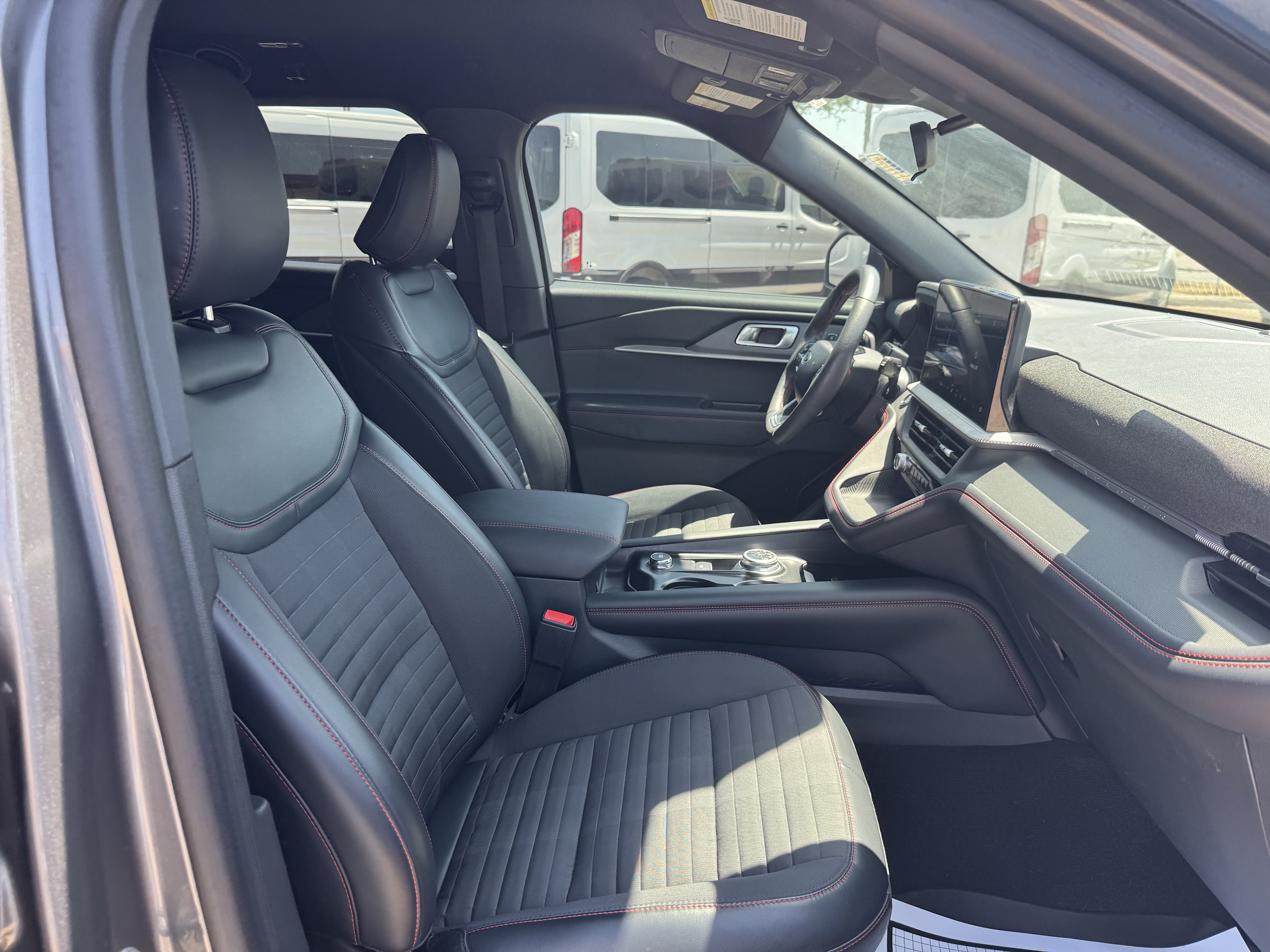 Certified 2025 Ford Explorer ST-Line RWD image 36