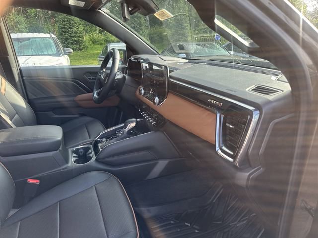 Used 2023 GMC Canyon AT4 w/ AT4 Premium Package AWD/4WD image 14
