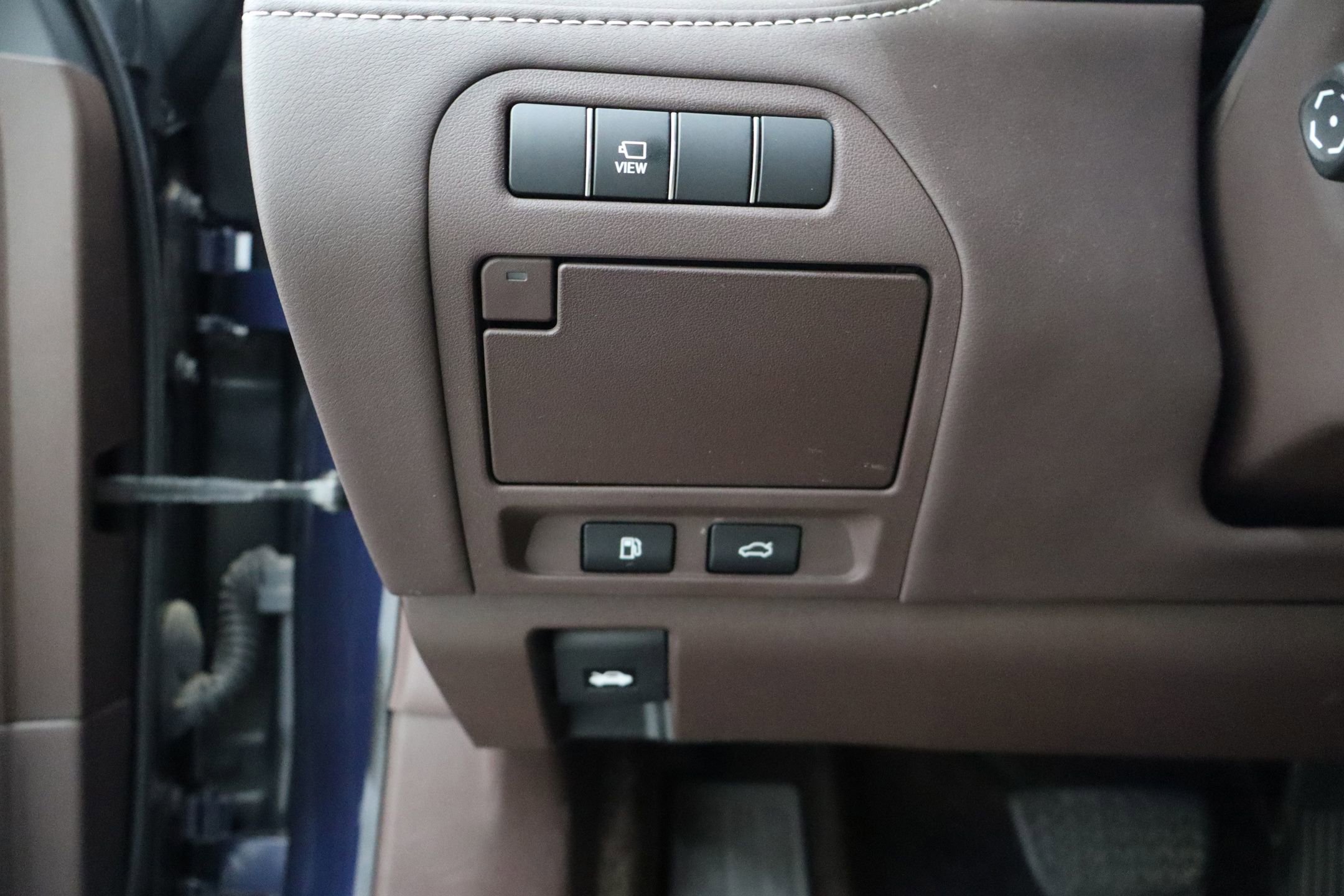 Used 2020 Lexus LS 500 w/ Interior Upgrade Package RWD image 14
