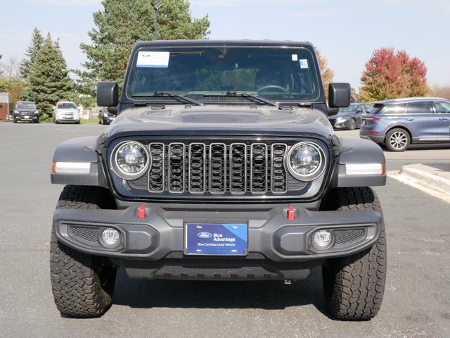 Used 2024 Jeep Wrangler Unlimited Rubicon AWD/4WD image 3