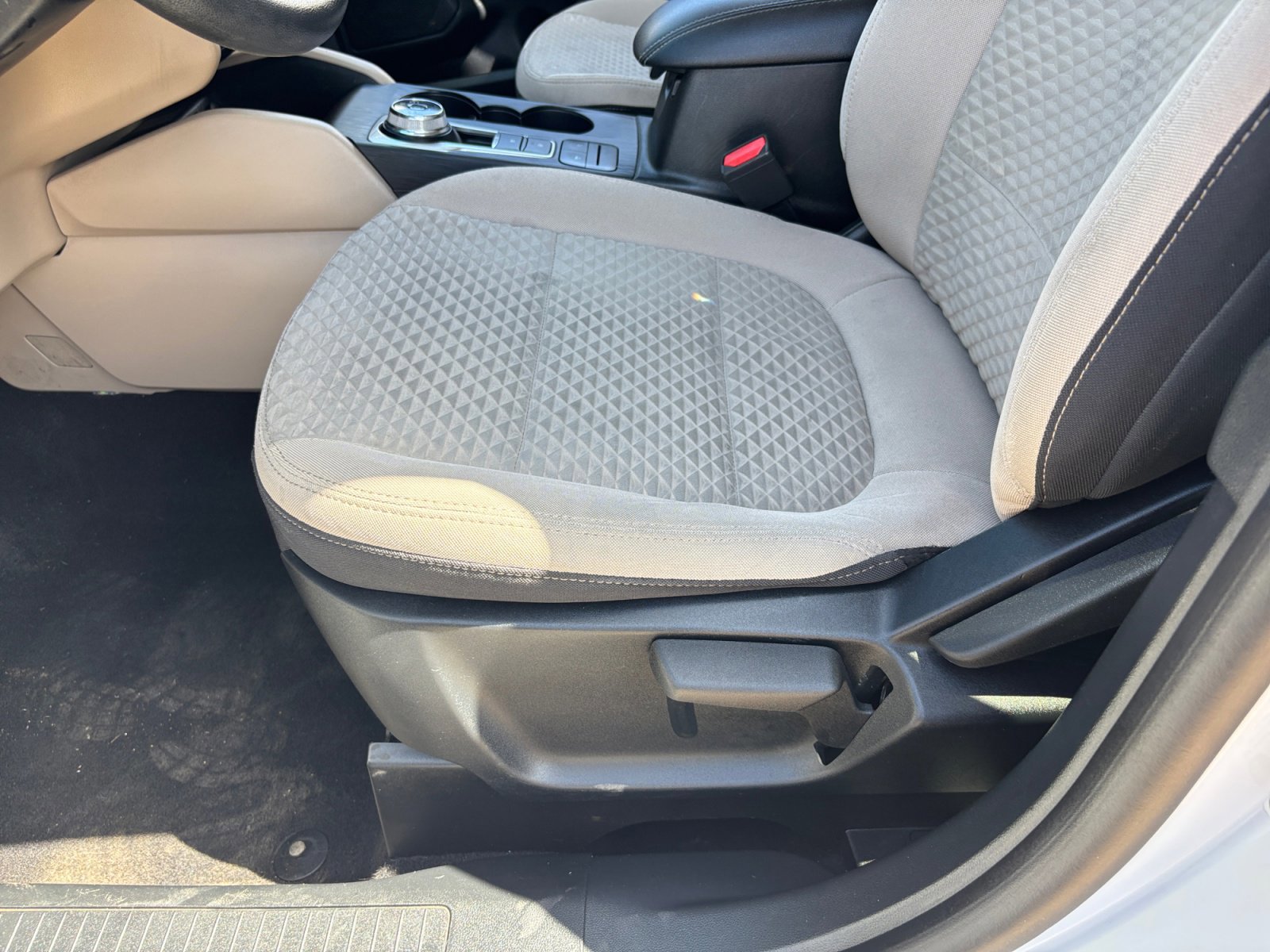 Certified 2022 Ford Escape SE FWD image 13