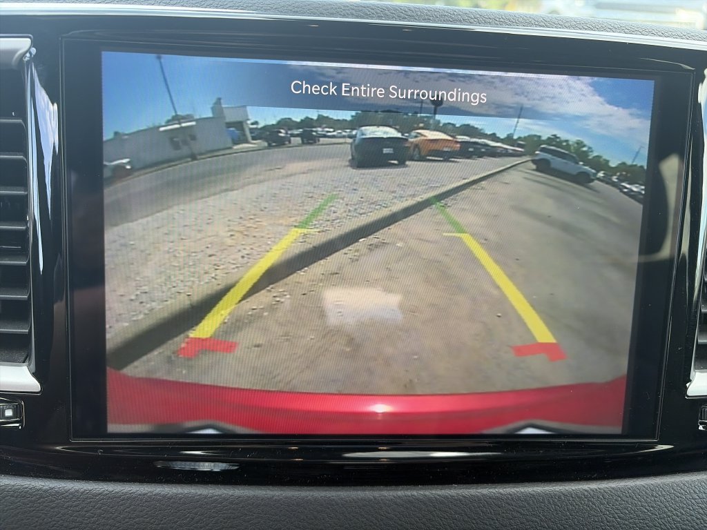 Used 2025 Chrysler Pacifica Select FWD image 23