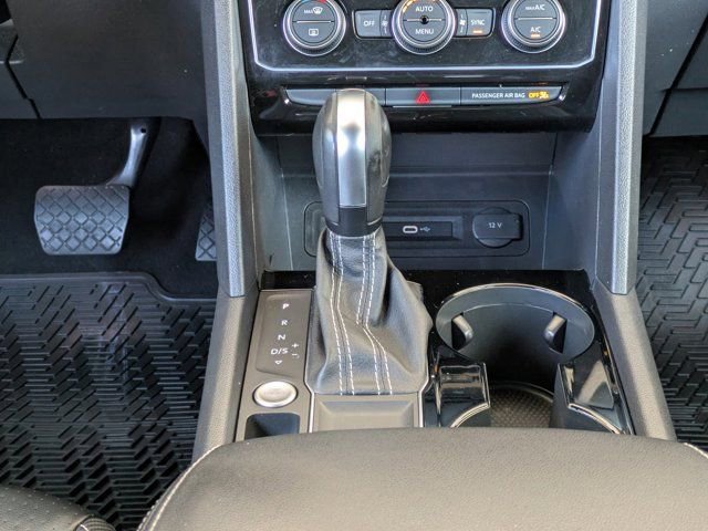 Used 2022 Volkswagen Atlas Cross Sport SE image 17