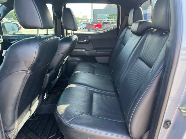 Used 2020 Toyota Tacoma TRD Off-Road w/ TRD Premium Off Road Package AWD/4WD image 6