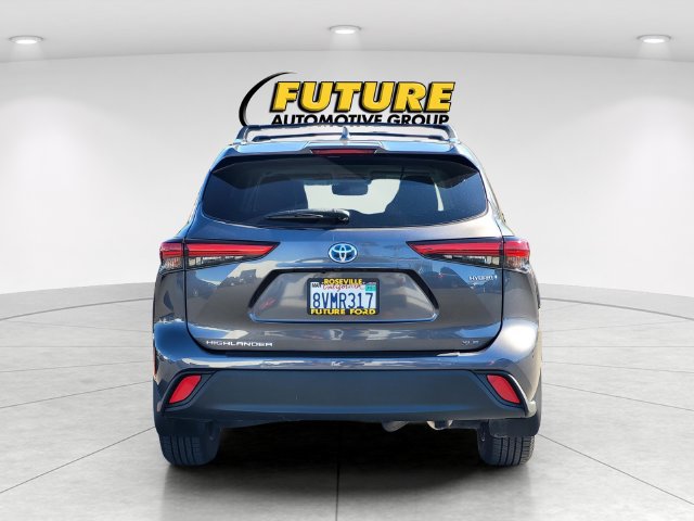 Used 2021 Toyota Highlander XLE AWD/4WD image 5