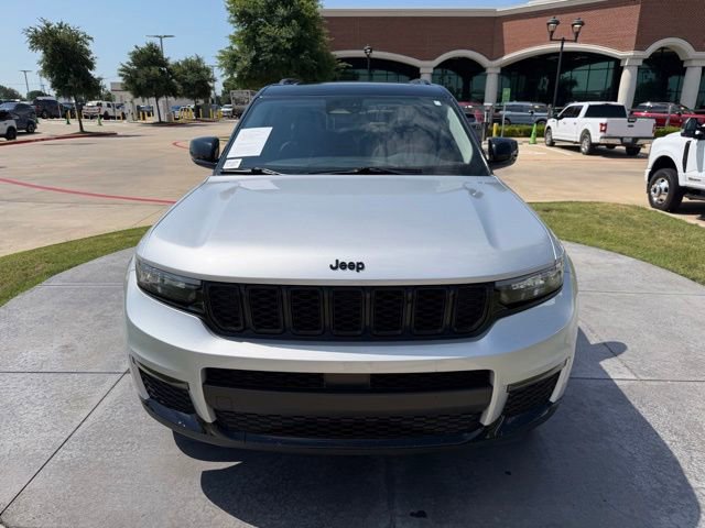 Used 2023 Jeep Grand Cherokee L Limited AWD/4WD image 2
