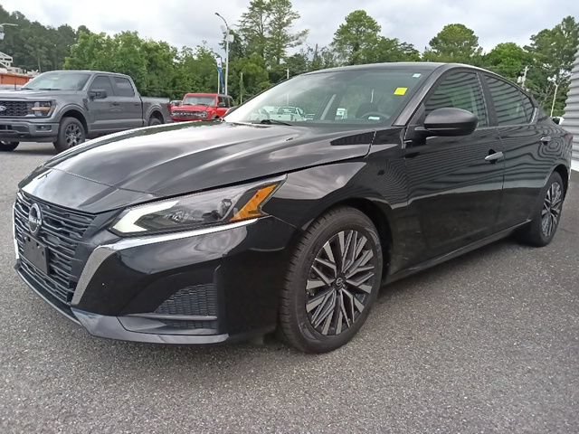 Used 2024 Nissan Altima 2.5 SV FWD image 7