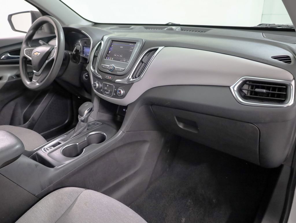 Used 2022 Chevrolet Equinox LS w/ LS Convenience Package image 32