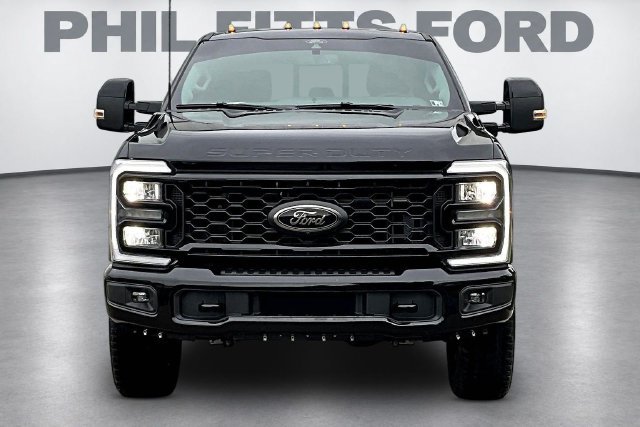 Certified 2025 Ford F350 Lariat w/ Black Appearance Package AWD/4WD image 2