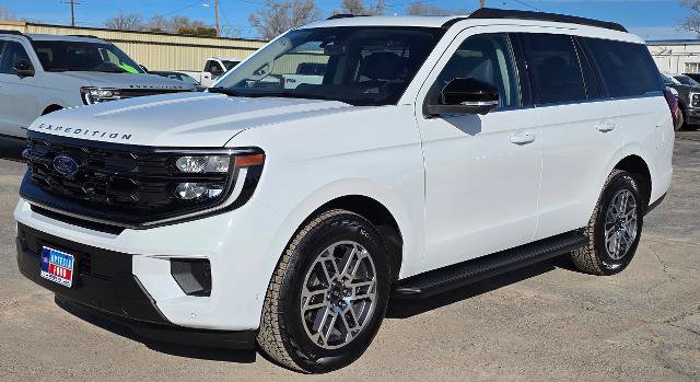 Certified 2025 Ford Expedition Active AWD/4WD image 1