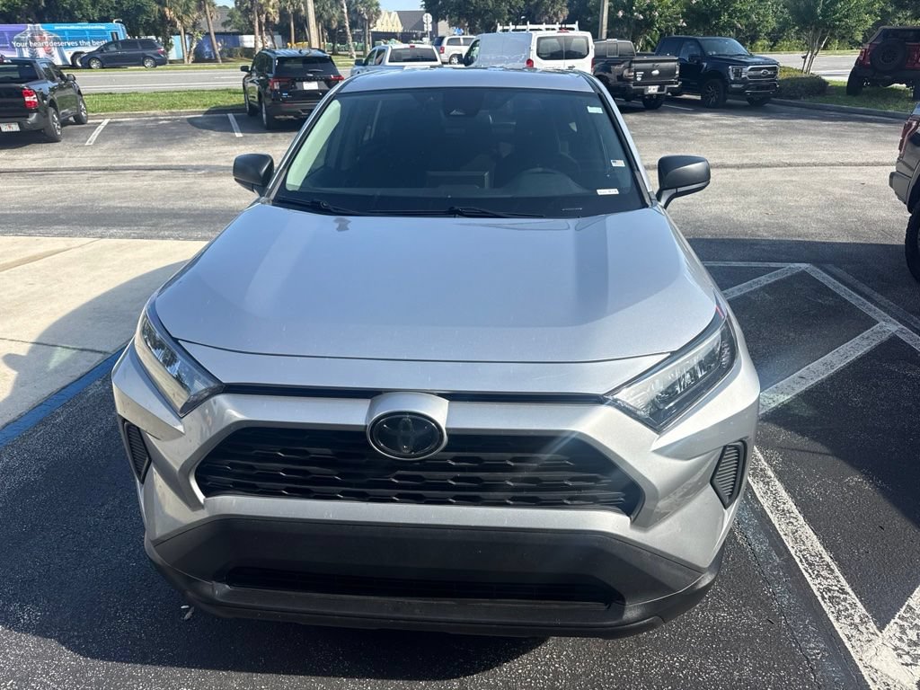 Used 2022 Toyota RAV4 LE FWD image 3