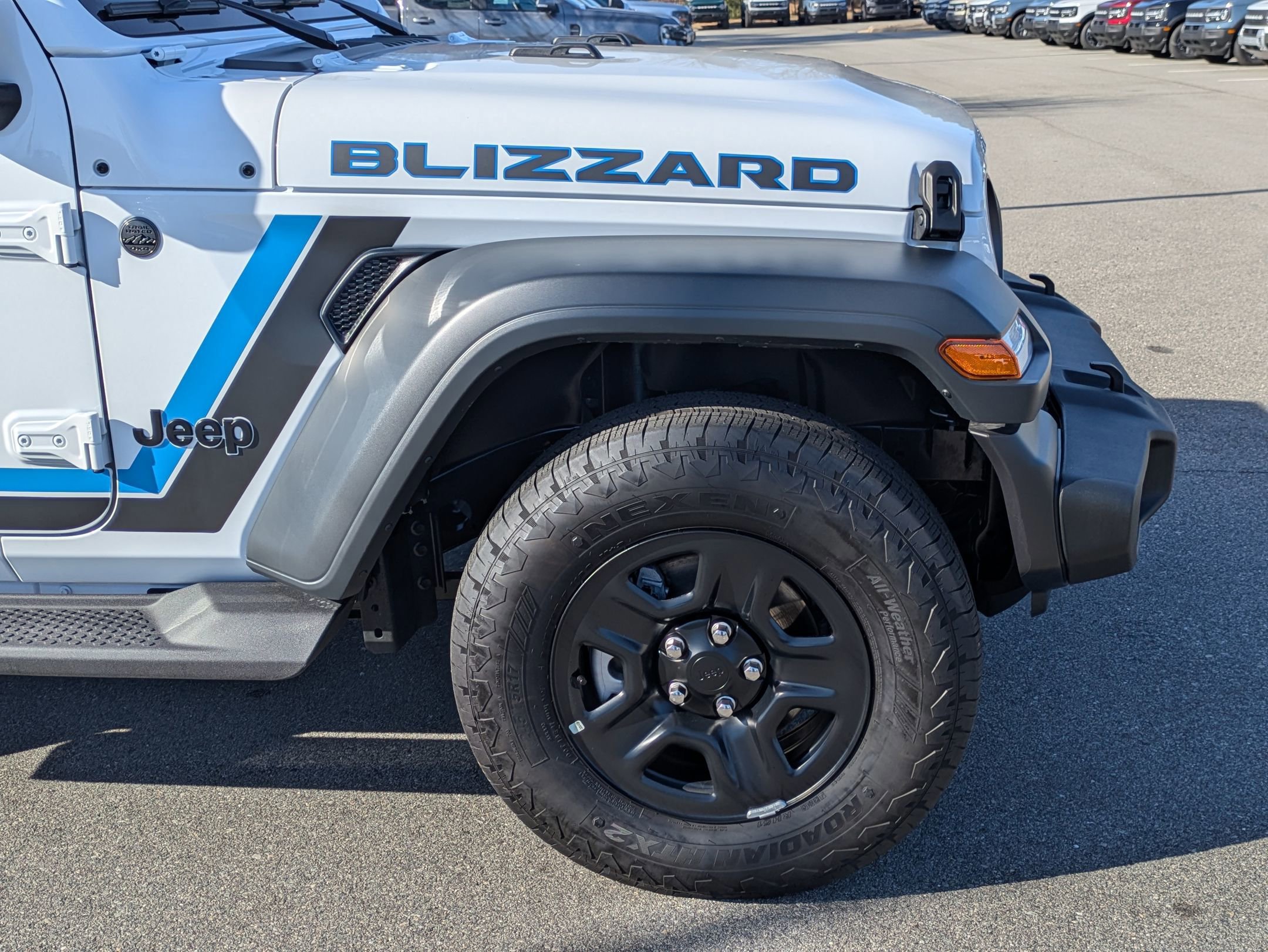 Used 2025 Jeep Wrangler Sport image 11