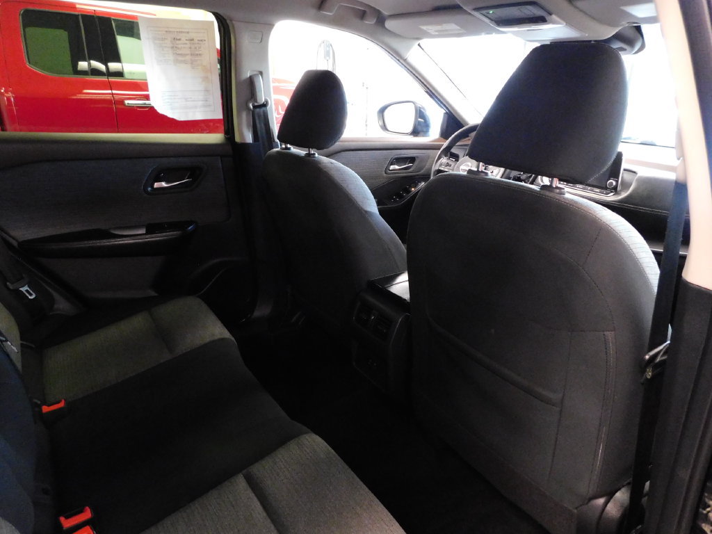 Used 2023 Nissan Rogue SV FWD image 38