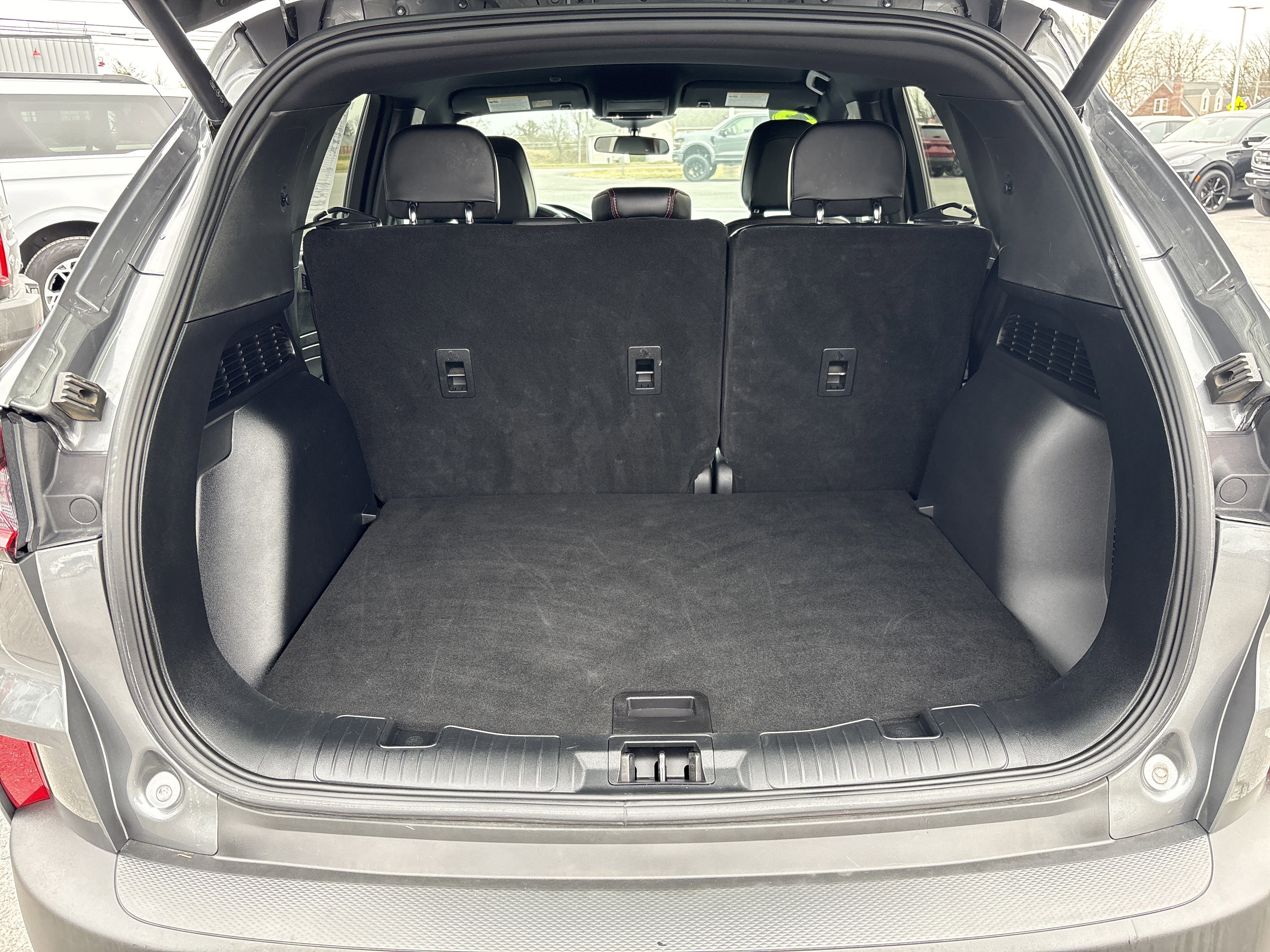 Certified 2025 Ford Escape ST-Line Select AWD/4WD image 9