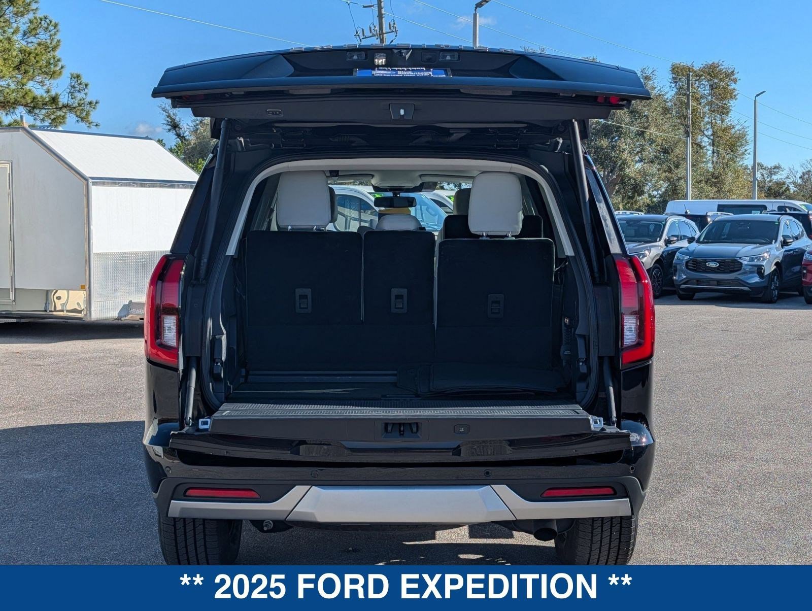 Certified 2025 Ford Expedition Platinum image 15