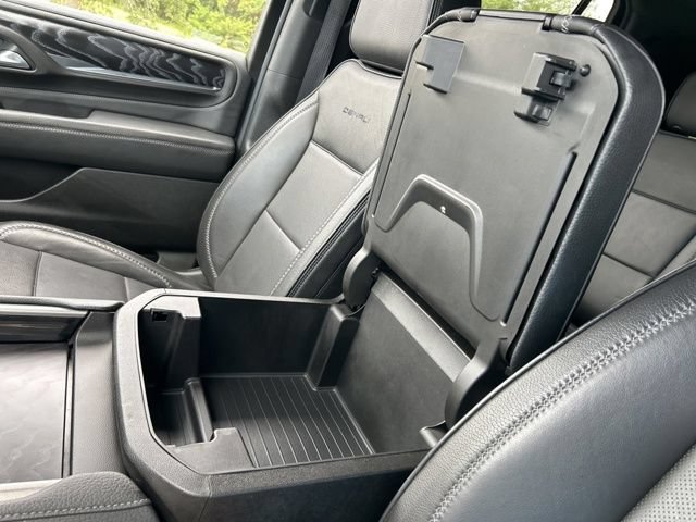 Used 2023 GMC Yukon Denali AWD/4WD image 35