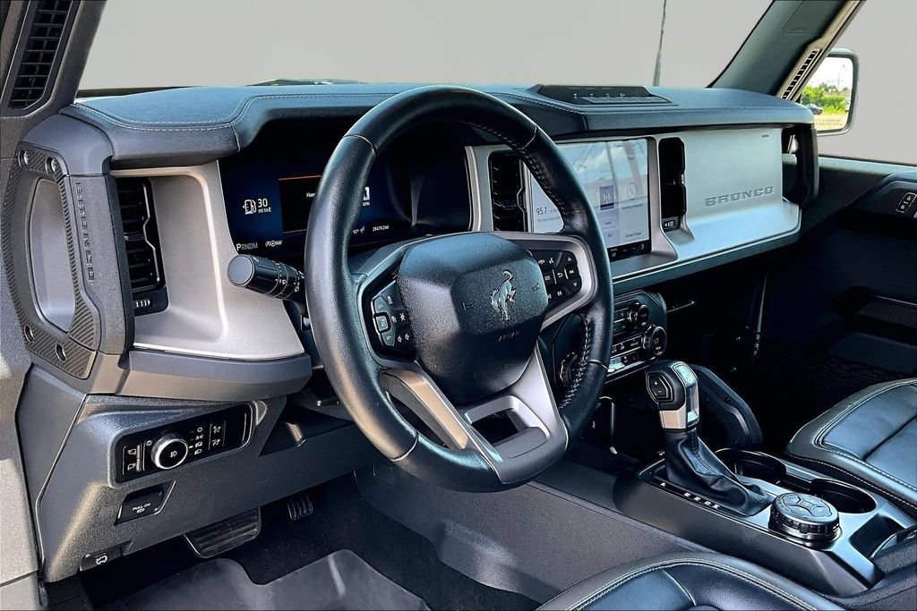 Certified 2025 Ford Bronco Outer Banks w/ Sasquatch Package AWD/4WD image 14
