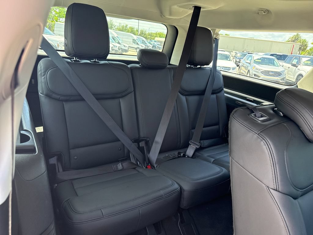 Certified 2025 Ford Expedition Max Active RWD image 29