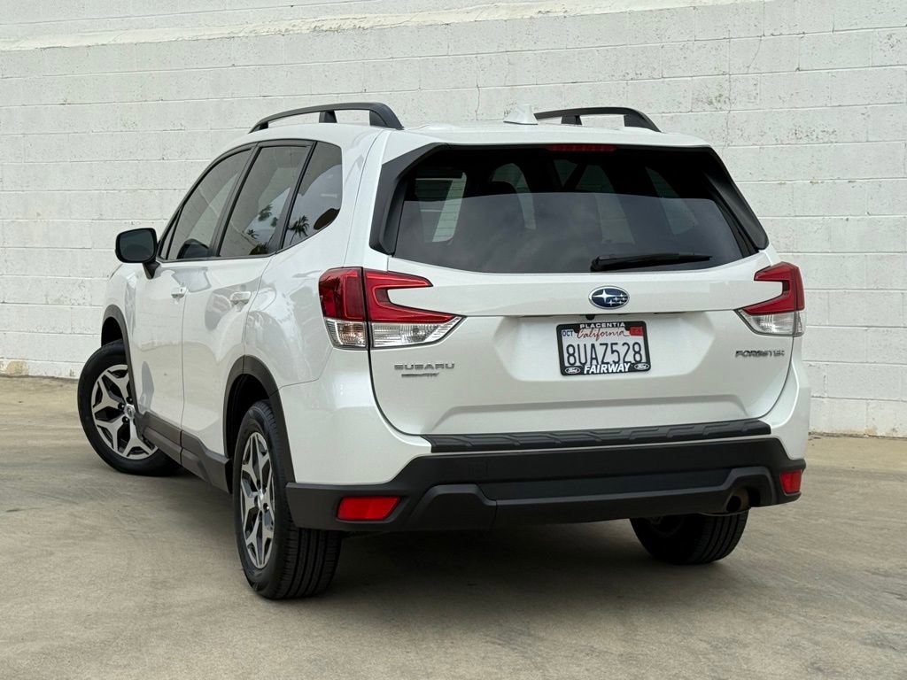 Used 2021 Subaru Forester Premium image 5