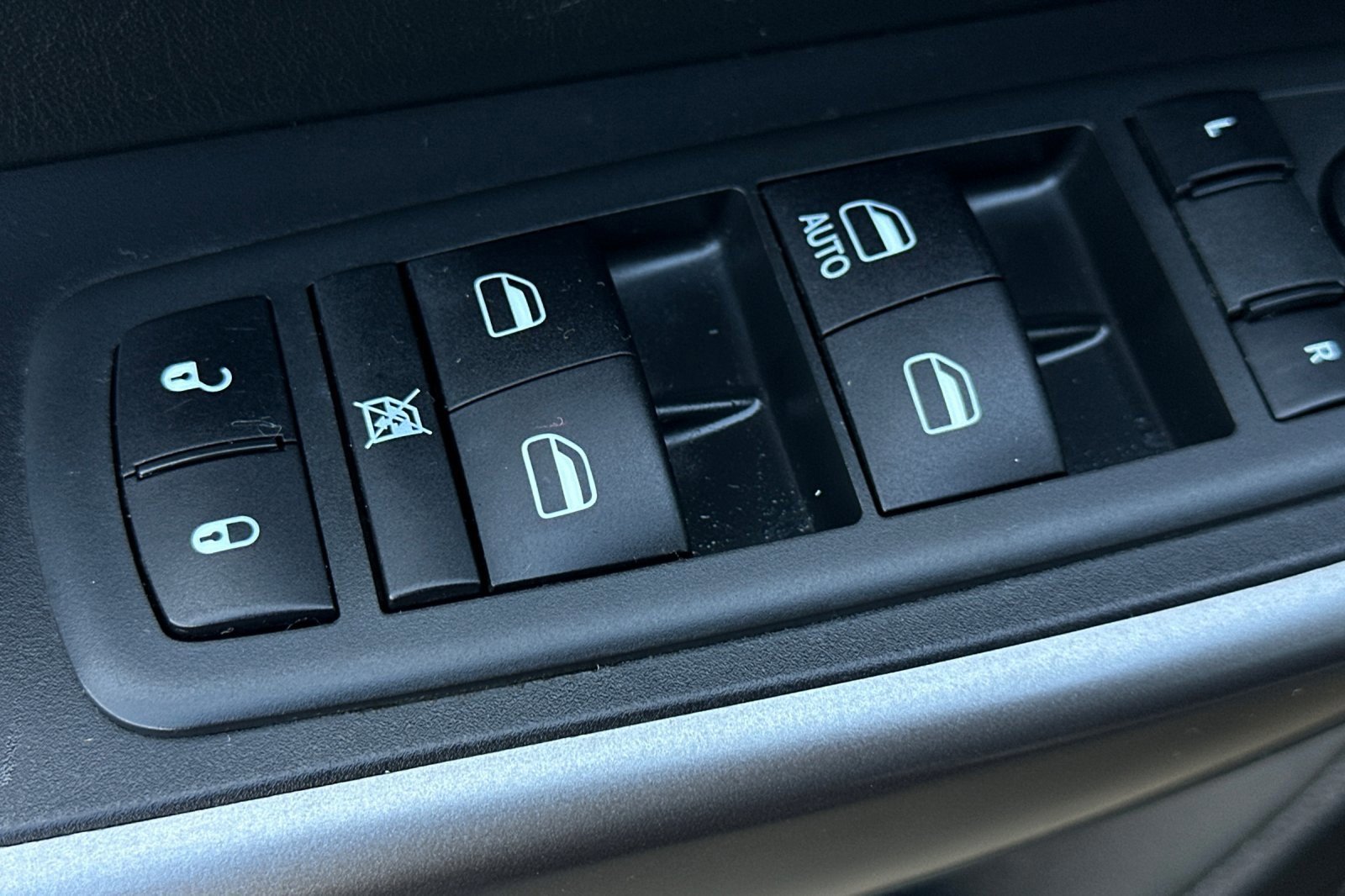 Used 2020 Jeep Cherokee Latitude image 11