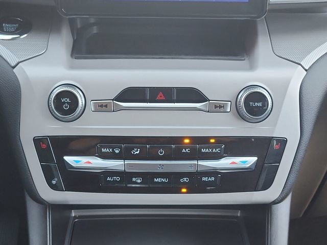 Certified 2023 Ford Explorer XLT AWD/4WD image 17