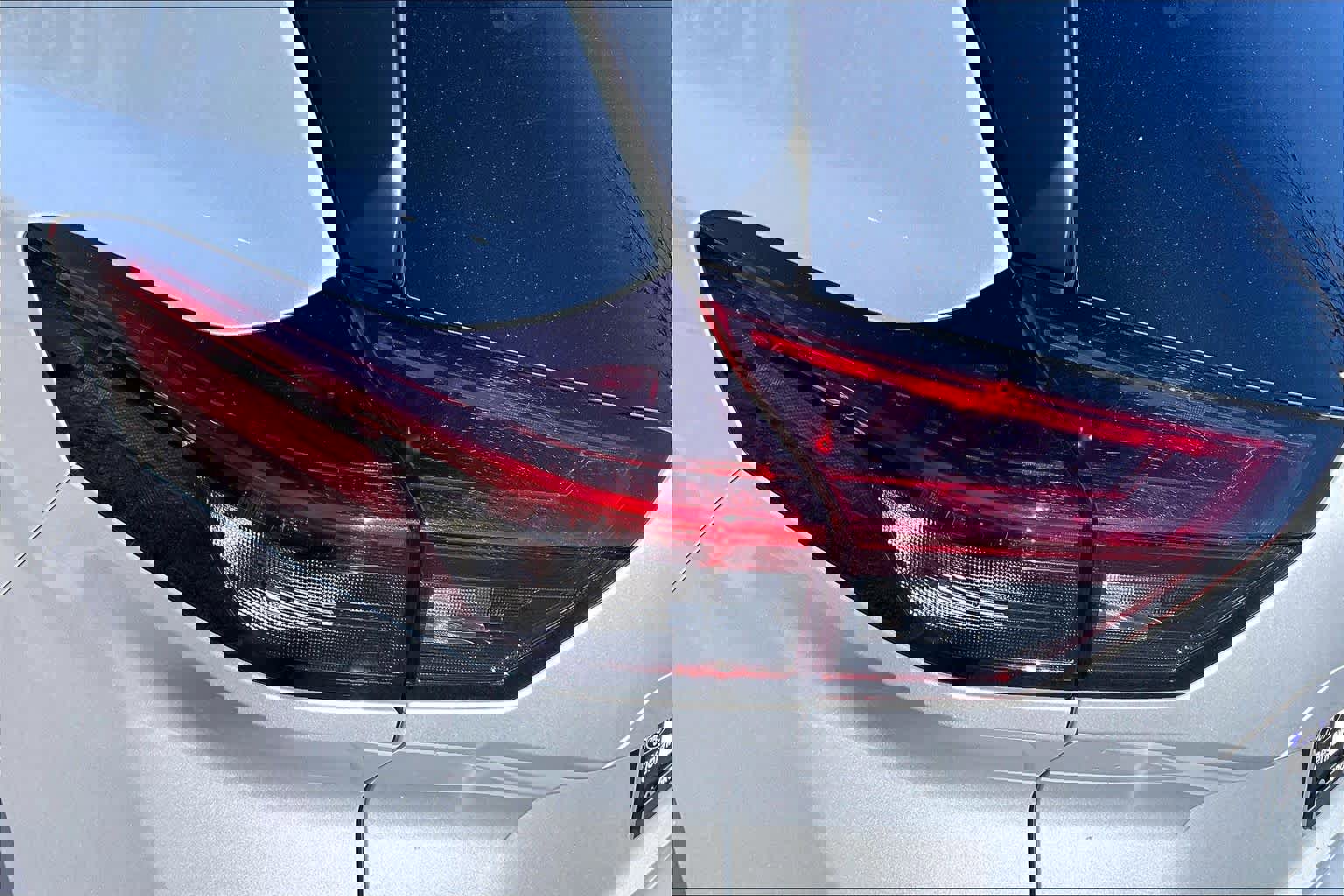 Used 2025 Nissan Rogue SV image 25