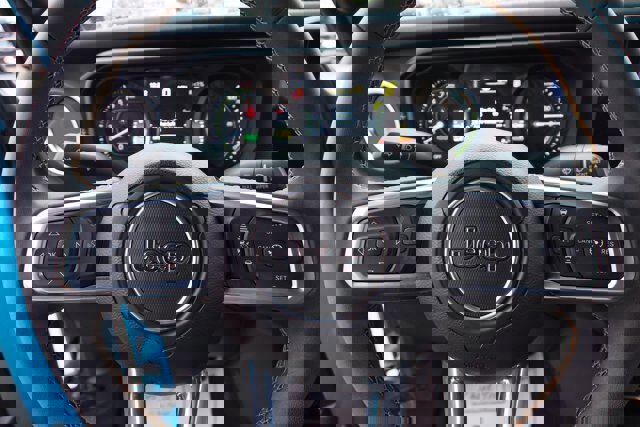 Used 2024 Jeep Wrangler Unlimited Sahara w/ Technology Group image 21