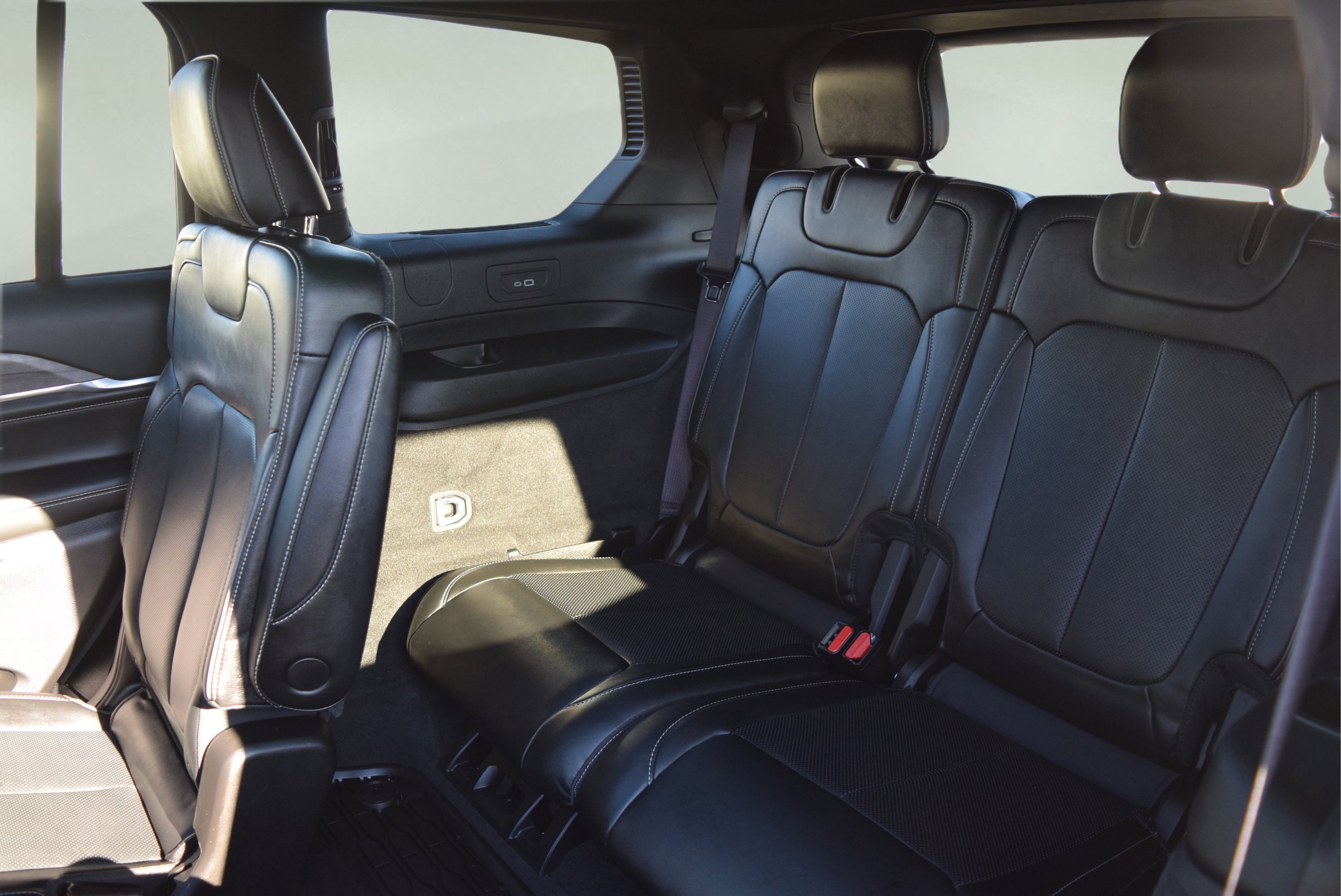 Used 2024 Jeep Grand Cherokee L Overland image 9