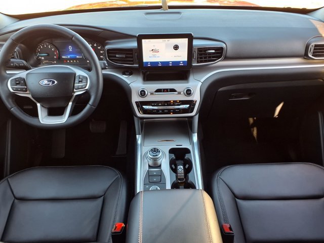 Certified 2024 Ford Explorer XLT w/ Equipment Group 202A AWD/4WD image 13