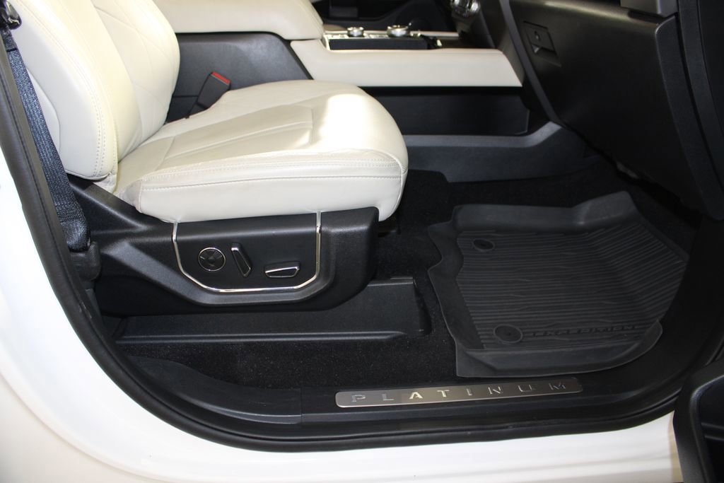 Certified 2020 Ford Expedition Platinum image 9