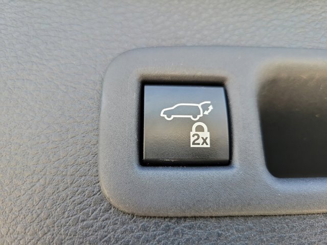 Used 2022 Toyota Sienna XSE image 12