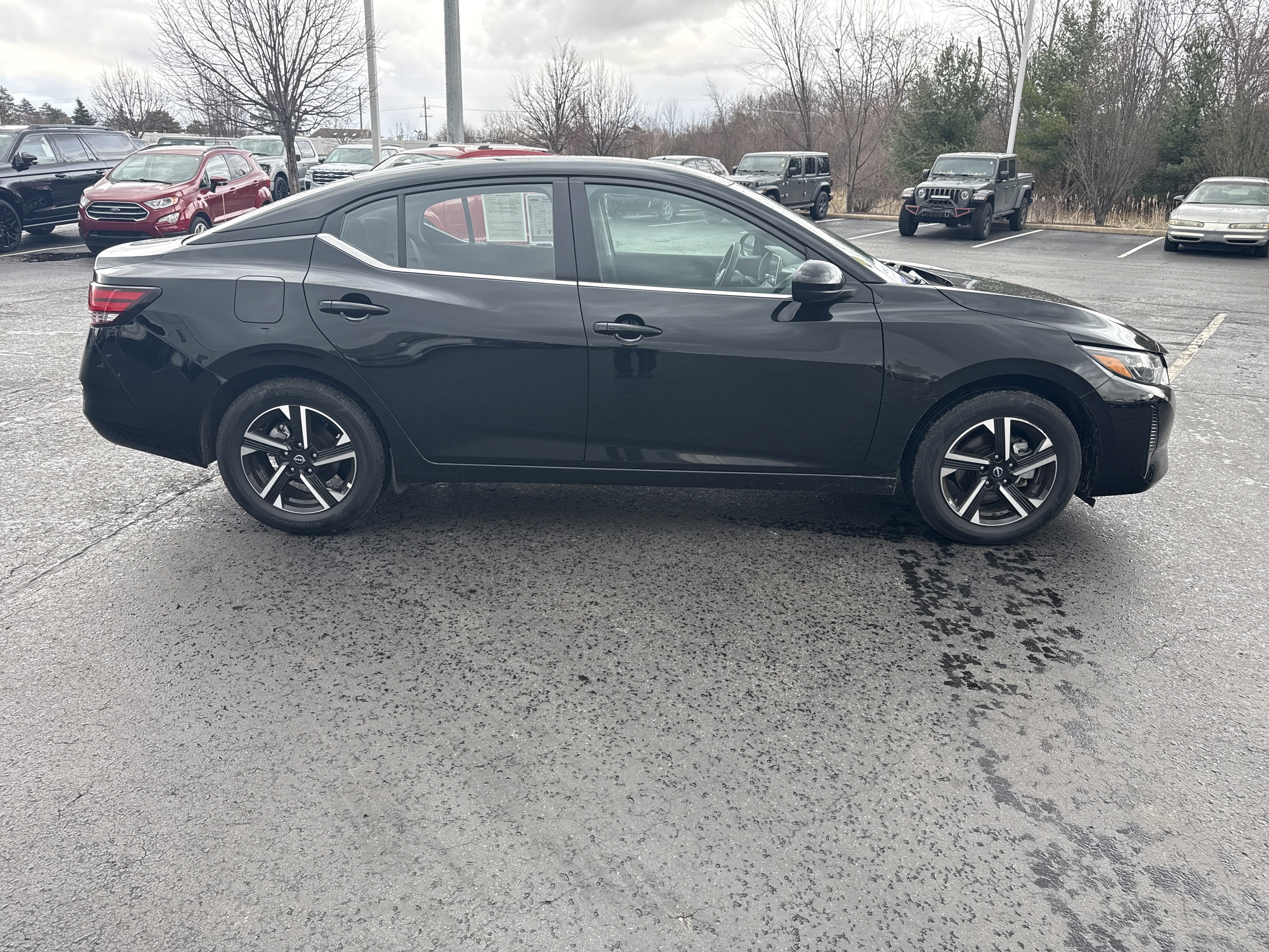 Used 2025 Nissan Sentra SV image 2