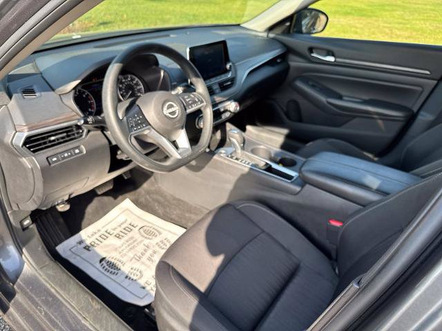 Used 2025 Nissan Altima 2.5 SV FWD image 25