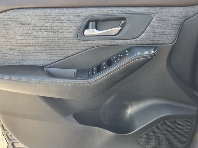 Used 2021 Nissan Rogue SV FWD image 22