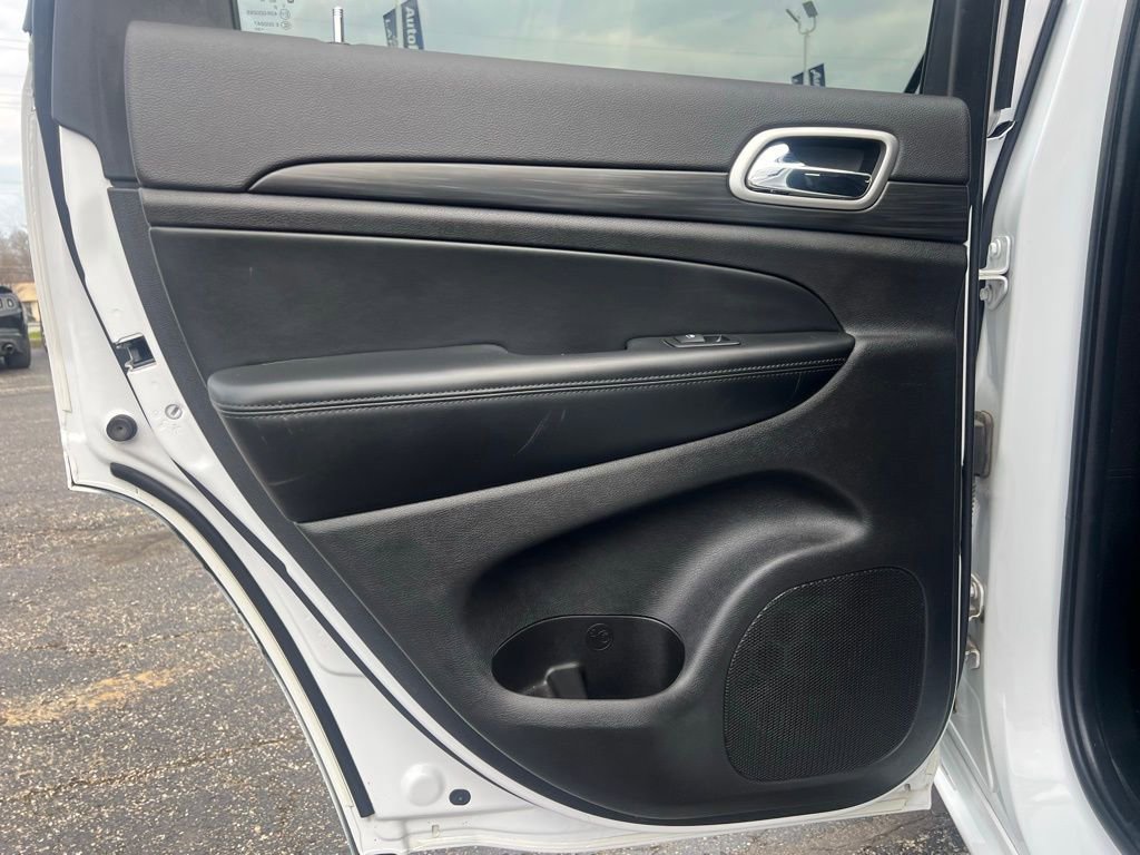 Used 2020 Jeep Grand Cherokee Altitude AWD/4WD image 37
