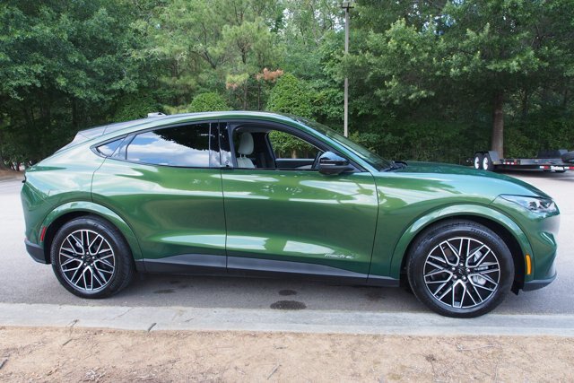 Certified 2025 Ford Mustang Mach-E Premium AWD/4WD image 8